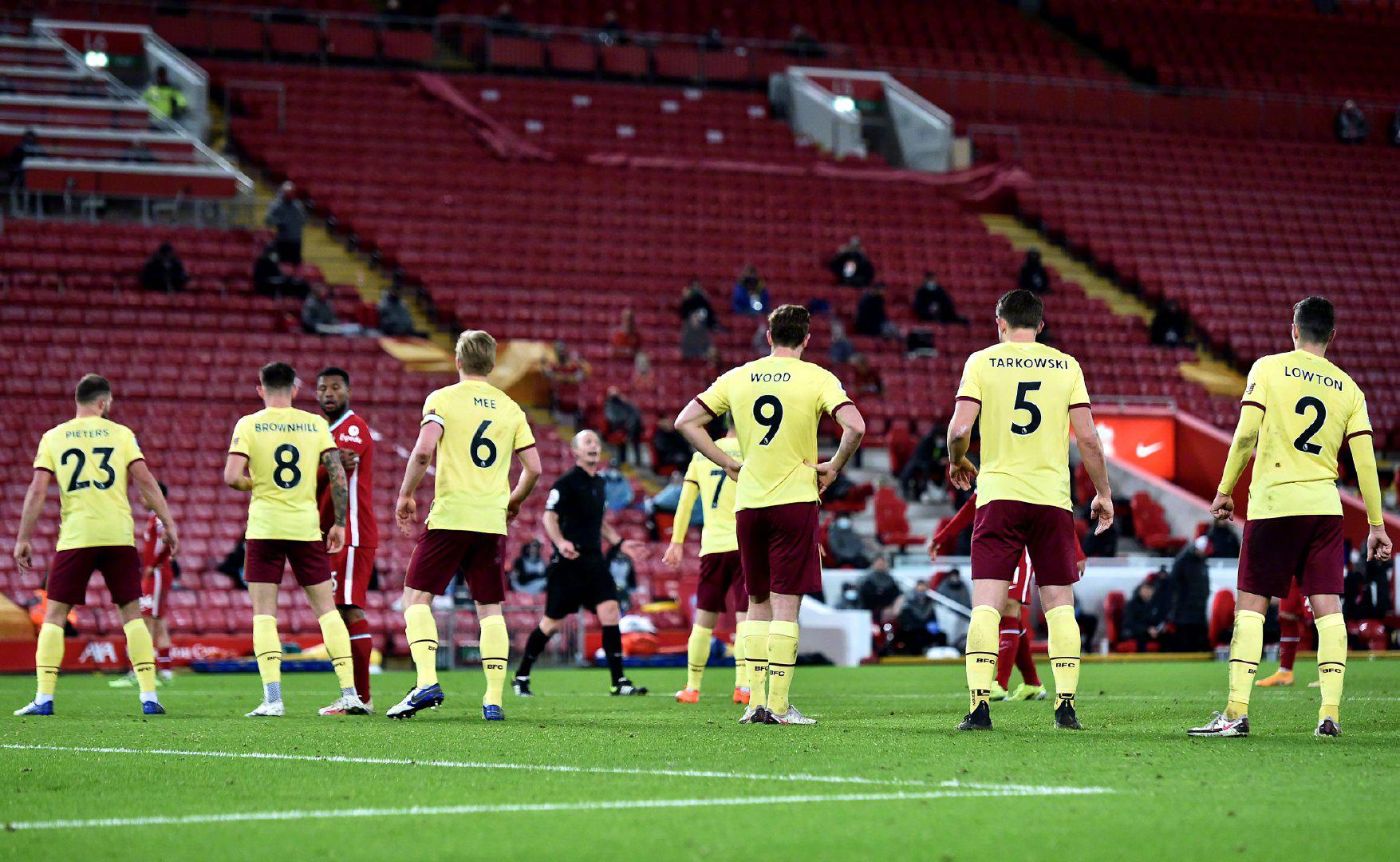 这些女性在 这些女性在